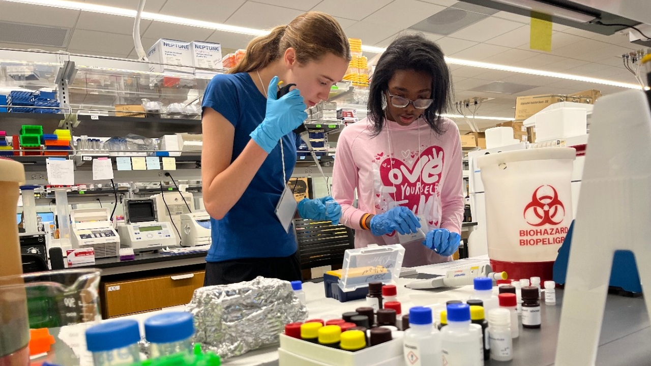 NKU STEM Academies for rising 9th - 12th graders Two high school students conducting neuroscience experiments in a biology lab at Northern Kentucky University